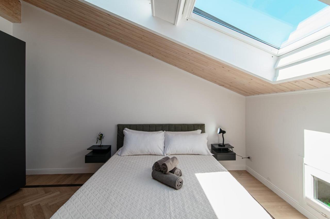 Attic 64 - The House Of Travelers Lejlighed Como Eksteriør billede