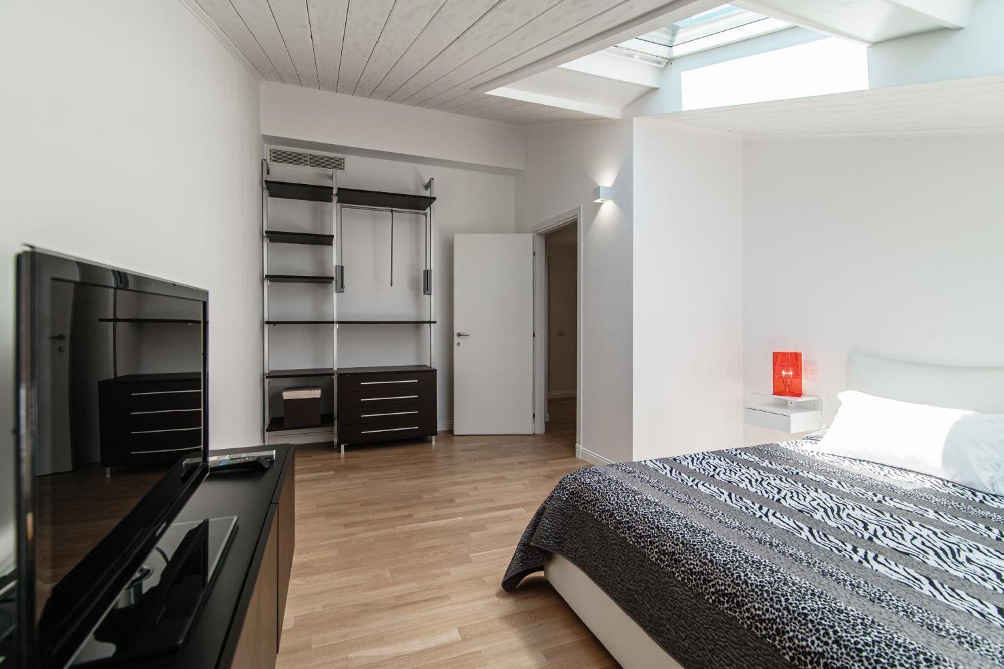 Attic 64 - The House Of Travelers Lejlighed Como Eksteriør billede